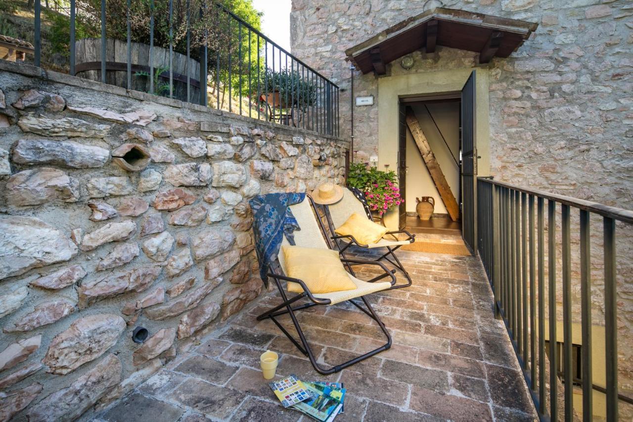 Residence Menotre Rasiglia Szoba fotó