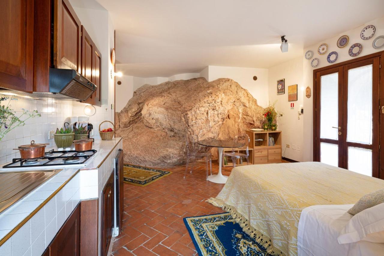 Residence Menotre Rasiglia Kültér fotó