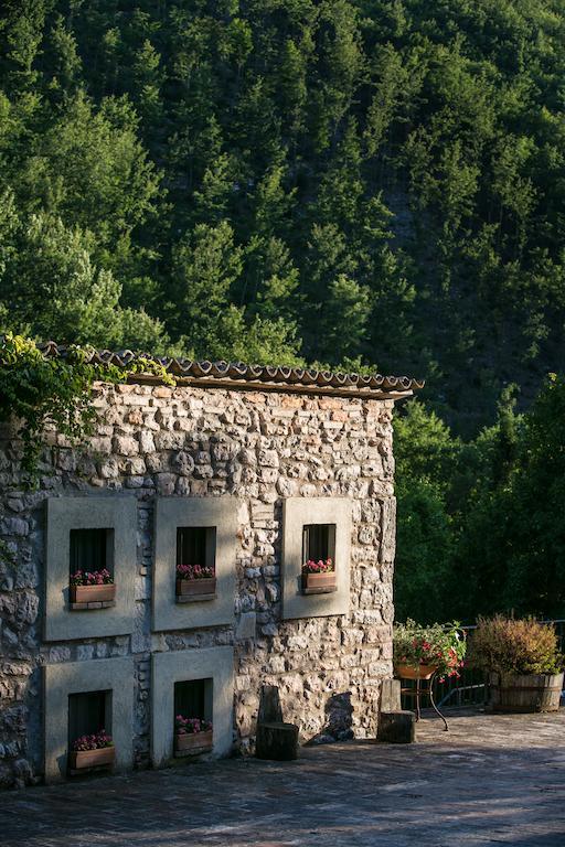 Residence Menotre Rasiglia Szoba fotó