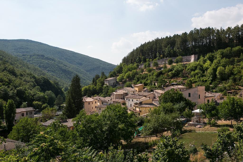 Residence Menotre Rasiglia Kültér fotó